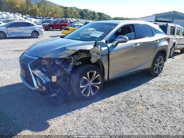 2T2BZMCA3JC151167 2018 LEXUS RX - Image 2
