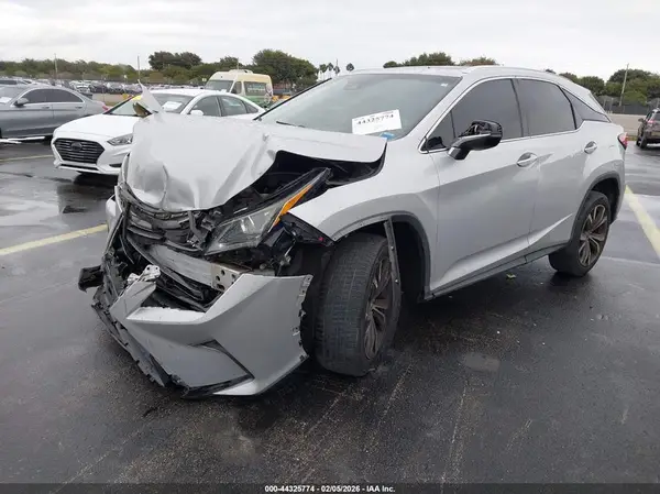 2T2BZMCA3JC155137 2018 LEXUS RX - Image 2