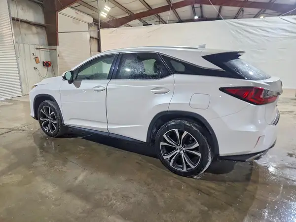 2T2BZMCA3JC155395 2018 LEXUS RX - Image 2