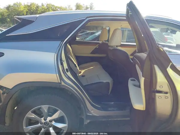 2T2BZMCA4JC140579 2018 LEXUS RX - Image 8