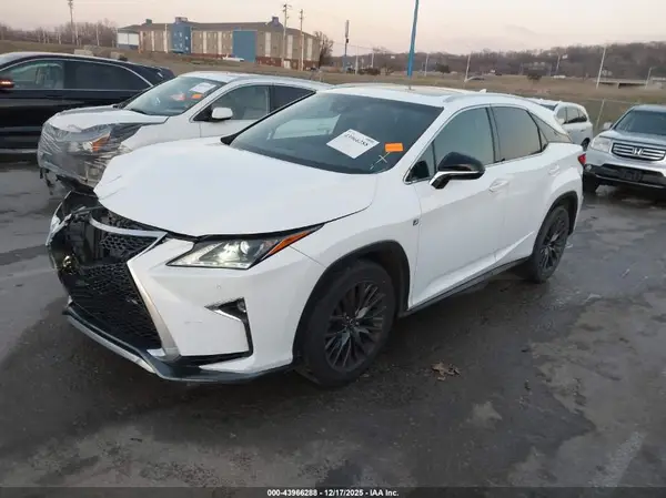 2T2BZMCA5HC091886 2017 LEXUS RX - Image 2