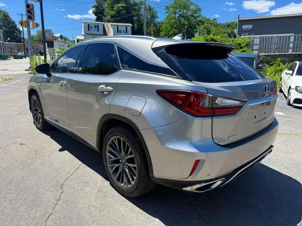 2T2BZMCA5KC196421 2019 LEXUS RX - Image 2