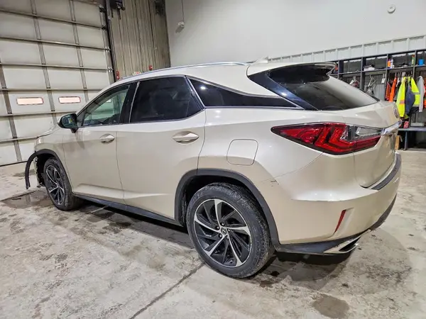 2T2BZMCA6JC150529 2018 LEXUS RX - Image 2