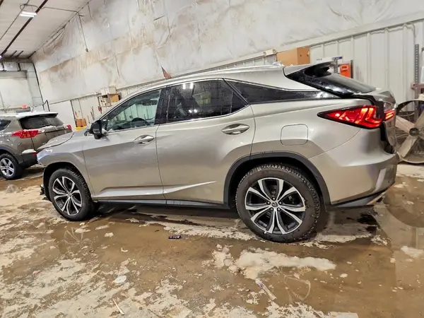 2T2BZMCA6JC155472 2018 LEXUS RX - Image 2