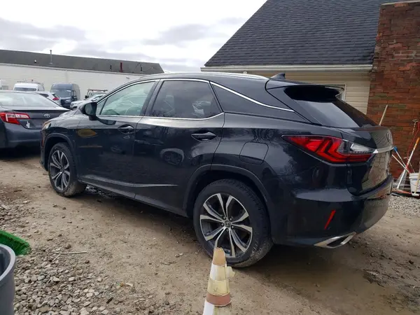 2T2BZMCA6KC200394 2019 LEXUS RX - Image 2