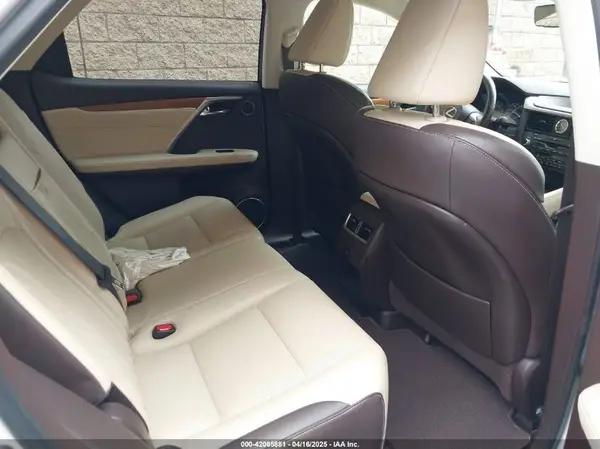 2T2BZMCA6KC202016 2019 LEXUS RX - Image 8