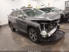 2T2BZMCA7JC152631 2018 LEXUS RX