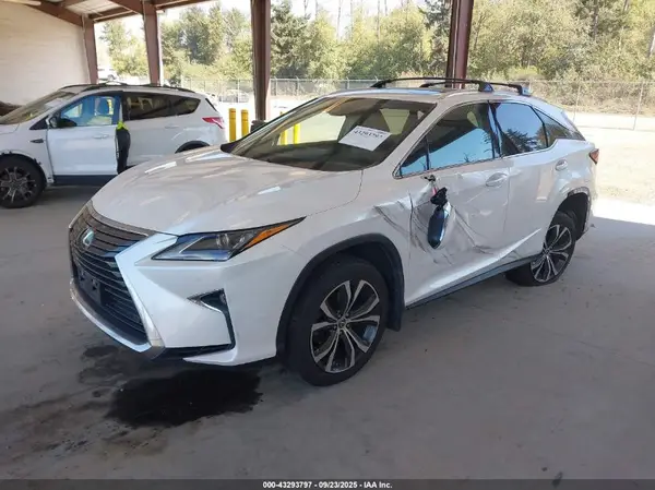 2T2BZMCA7JC152807 2018 LEXUS RX - Image 2