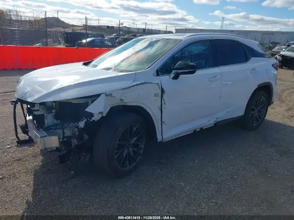 2T2BZMCA9JC143431 2018 LEXUS RX - Image 2
