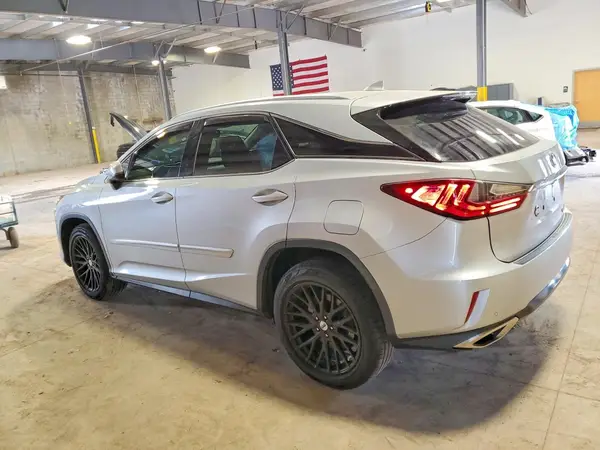 2T2BZMCA9JC166742 2018 LEXUS RX - Image 2