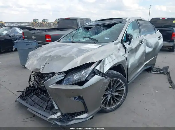 2T2BZMCA9KC170372 2019 LEXUS RX - Image 2