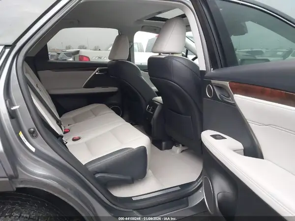 2T2BZMCAXKC170039 2019 LEXUS RX - Image 8
