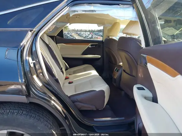 2T2BZMCAXKC170607 2019 LEXUS RX - Image 8