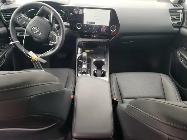 2T2GDCAZ6SC028729 2025 LEXUS NX - Image 8