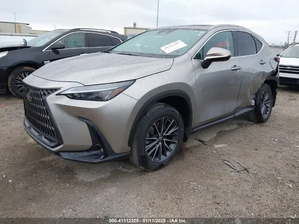 2T2GGCEZ1NC002402 2022 LEXUS NX - Image 2