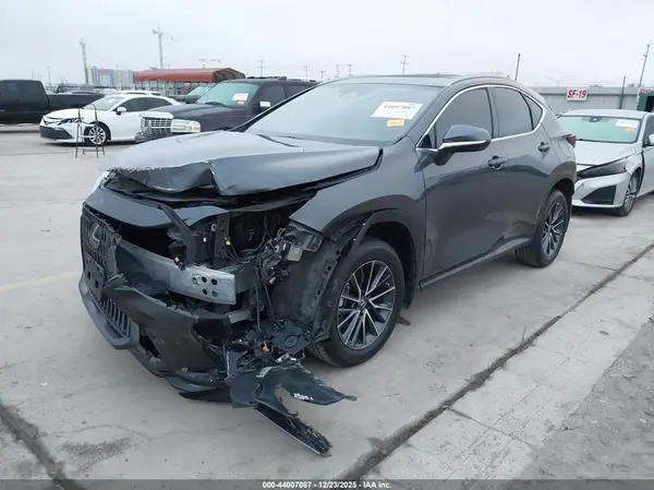 2T2GGCEZ1NC009902 2022 LEXUS NX - Image 2