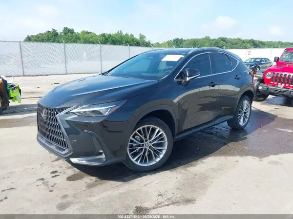 2T2GGCEZ4NC003026 2022 LEXUS NX - Image 2