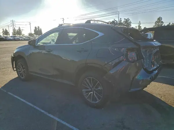 2T2GGCEZ5NC014004 2022 LEXUS NX - Image 2