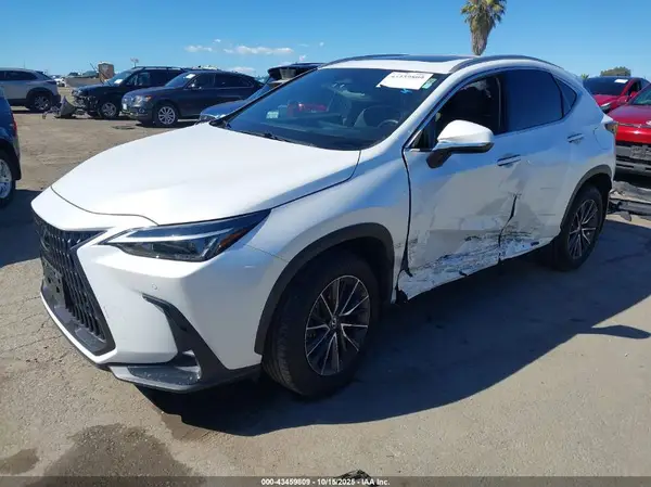 2T2GGCEZ7NC007121 2022 LEXUS NX - Image 2