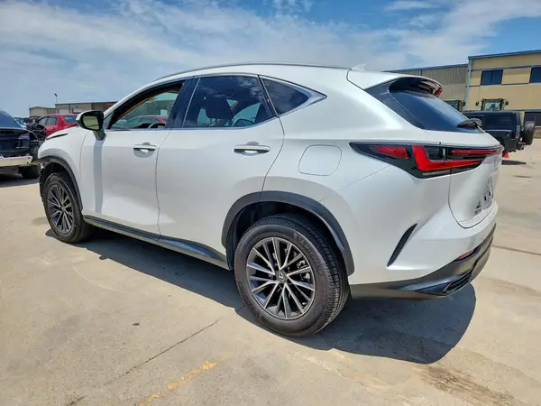 2T2GGCEZ7NC011993 2022 LEXUS NX - Image 2