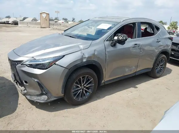 2T2GGCEZ8NC002365 2022 LEXUS NX - Image 2