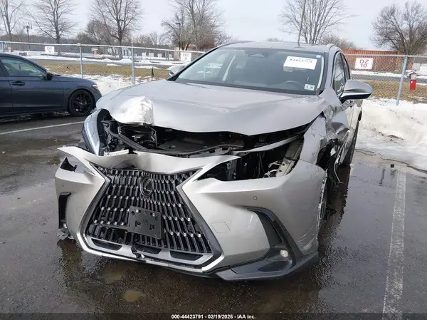 2T2GGCEZ8SC087394 2025 LEXUS NX - Image 2