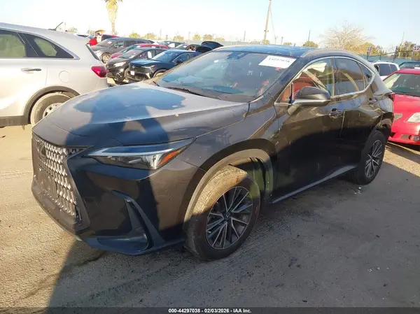 2T2GGCEZ9NC004270 2022 LEXUS NX - Image 2