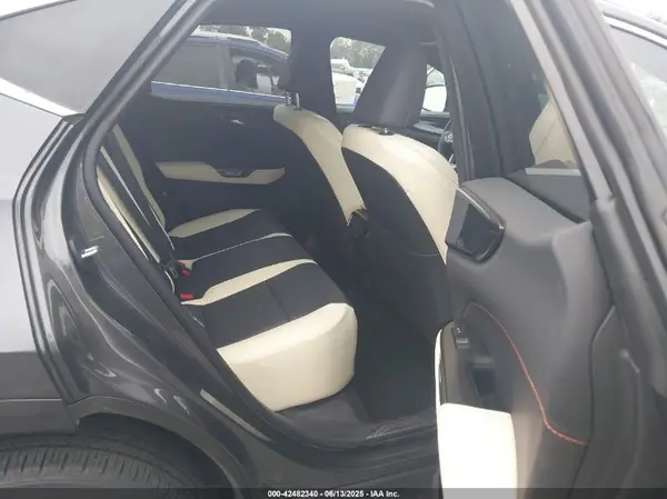 2T2GGCEZ9NC006858 2022 LEXUS NX - Image 8