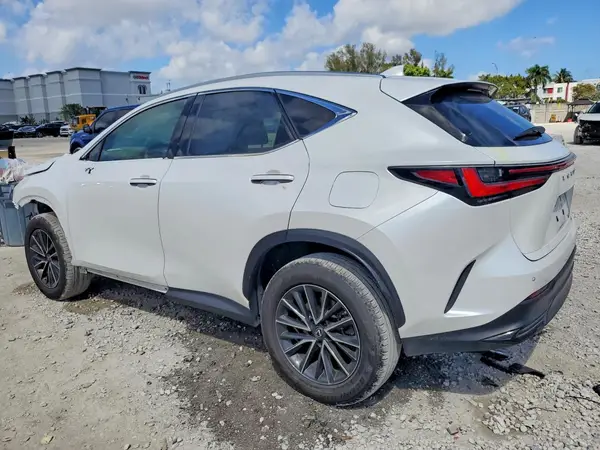 2T2GGCEZ9NC012076 2022 LEXUS NX - Image 2