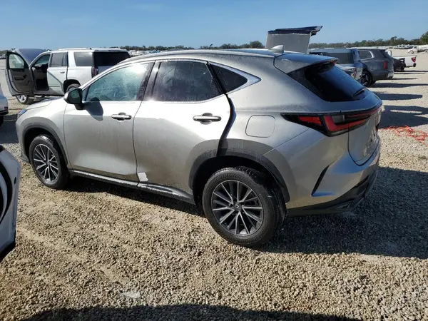 2T2GGCEZ9NC013518 2022 LEXUS NX - Image 2