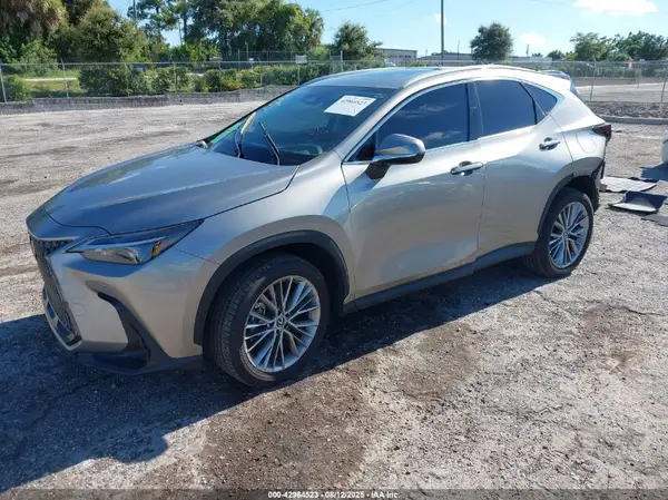 2T2GKCEZ2NC009521 2022 LEXUS NX - Image 2