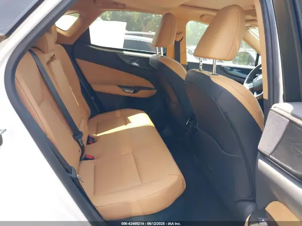2T2GKCEZ2RC020010 2024 LEXUS NX - Image 8