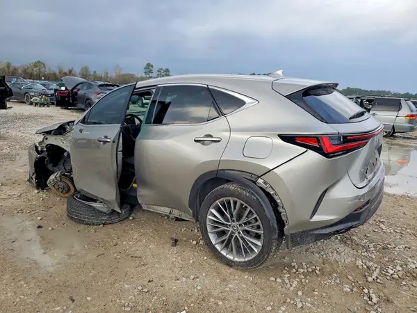 2T2GKCEZ6NC004290 2022 LEXUS NX - Image 2
