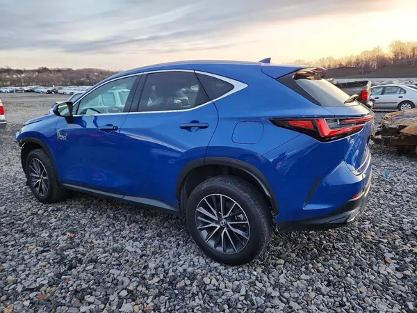 2T2GKCEZ8SC045693 2025 LEXUS NX - Image 2