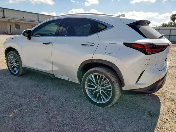 2T2GKCEZ9NC004056 2022 LEXUS NX - Image 2