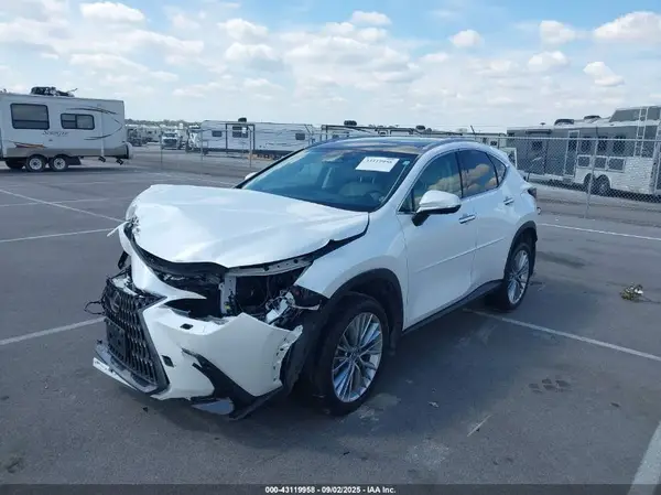 2T2HGCEZ4SC082598 2025 LEXUS NX - Image 2