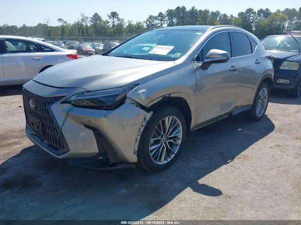 2T2HGCEZ5NC010538 2022 LEXUS NX - Image 2