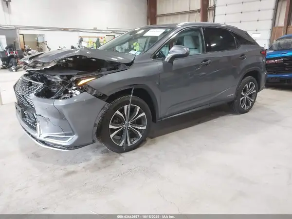 2T2HGMDA1LC050856 2020 LEXUS RX - Image 2