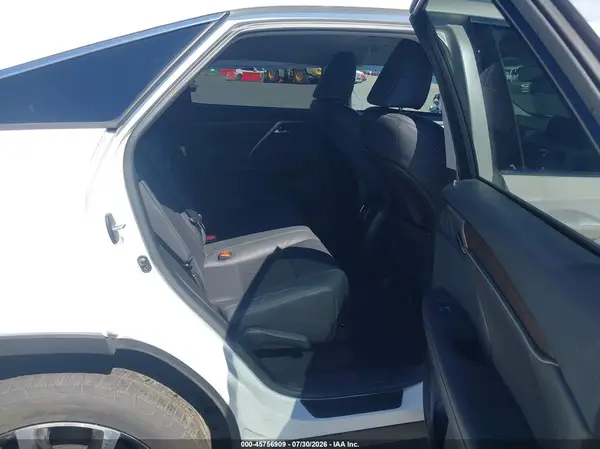2T2HGMDA2NC088180 2022 LEXUS RX - Image 8