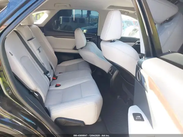 2T2HGMDA6NC084908 2022 LEXUS RX - Image 8