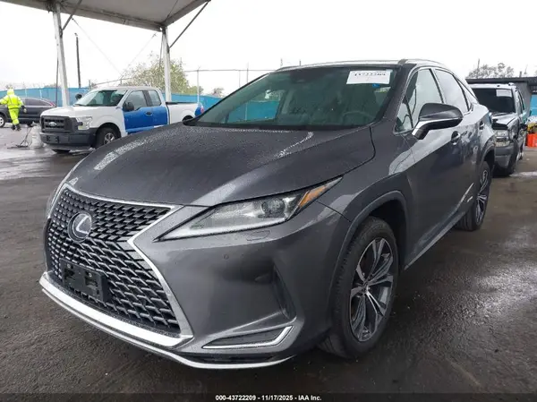 2T2HGMDA8NC082352 2022 LEXUS RX - Image 2