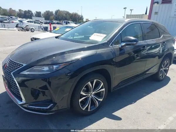 2T2HGMDA8NC092914 2022 LEXUS RX - Image 2
