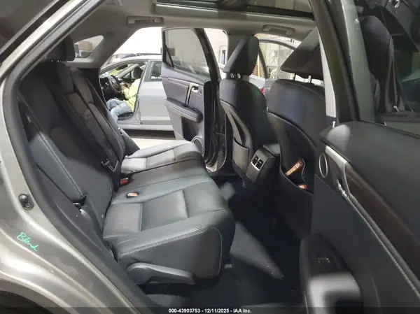 2T2HGMDAXMC061758 2021 LEXUS RX - Image 8