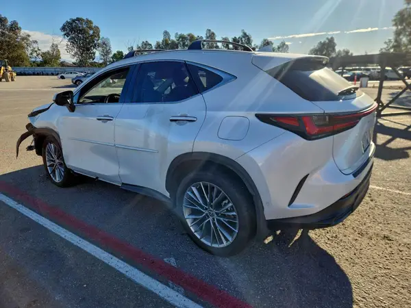 2T2HKCEZ1NC004606 2022 LEXUS NX - Image 2