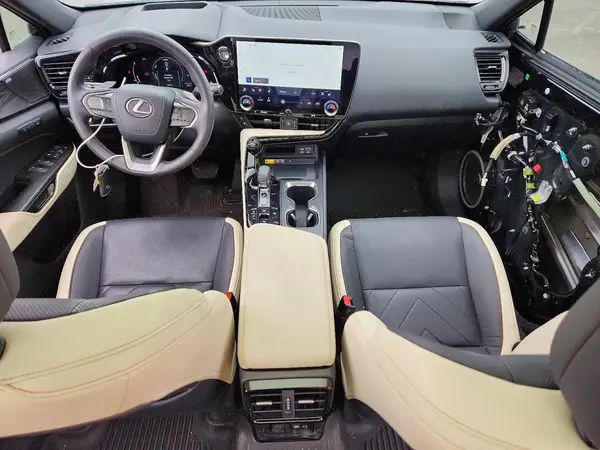 2T2HKCEZ7PC014561 2023 LEXUS NX - Image 8