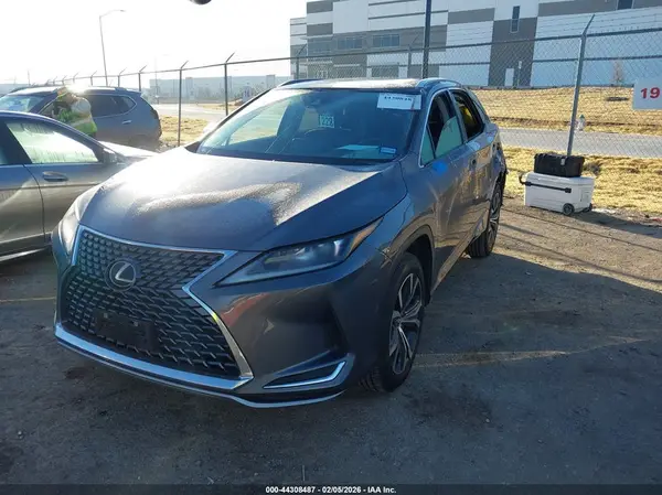 2T2HZMAA1NC229402 2022 LEXUS RX - Image 2