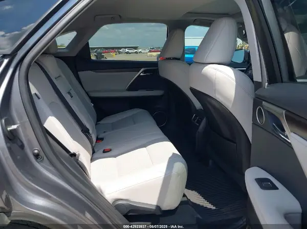 2T2HZMAA1NC230517 2022 LEXUS RX - Image 8