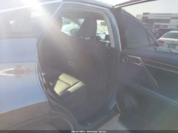 2T2HZMAA1NC232347 2022 LEXUS RX - Image 8