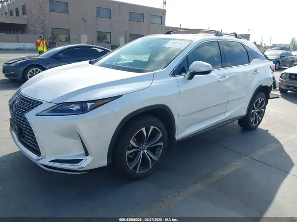 2T2HZMAA2NC233054 2022 LEXUS RX - Image 2