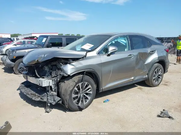 2T2HZMAA3MC195851 2021 LEXUS RX - Image 2